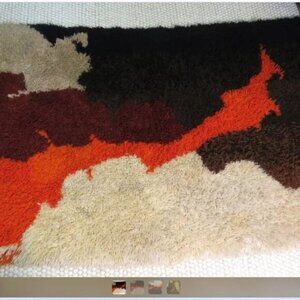 Cool super soft pure wool 1970s wave design shag/hand- hooked rug - 71 x 42 inch